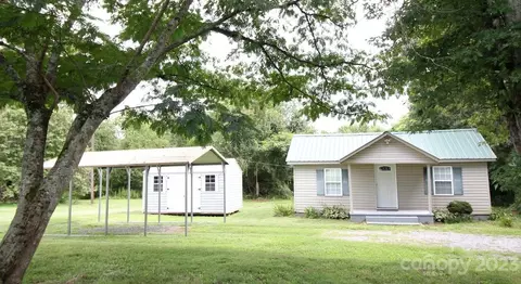 3126 Deal Mill Rd, Hudson, NC 28638