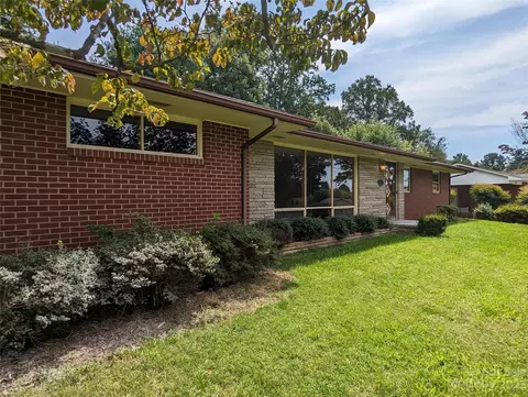 2345 Lakeside Terrace Cir, Lenoir, NC 28645