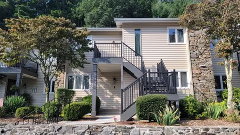 640 Britton Creek Dr, Hendersonville, NC 28791