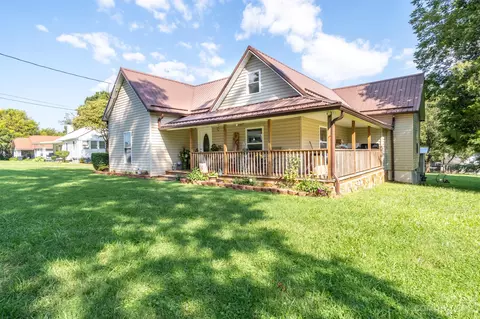 512 13th St, Newton, NC 28658