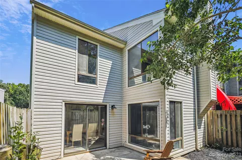 8016 Princess Ann Dr, Charlotte, NC 28212