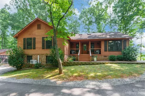 318 Wellington Dr, Matthews, NC 28104