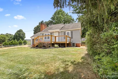 185 Substation Rd, Canton, NC 28716