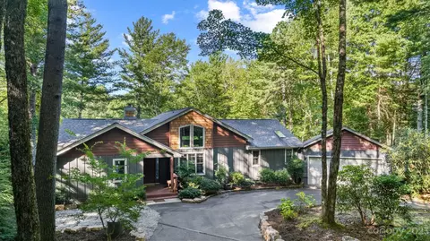 522 Toxaway Ct, Lake Toxaway, NC 28747