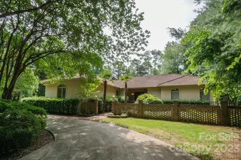 1041 Pinecrest Dr, Rock Hill, SC 29732