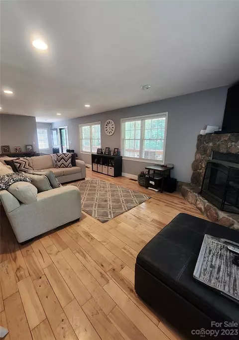 120 Bobcat Path, Marion, NC 28752 photo 10