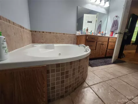 120 Bobcat Path, Marion, NC 28752 photo 23