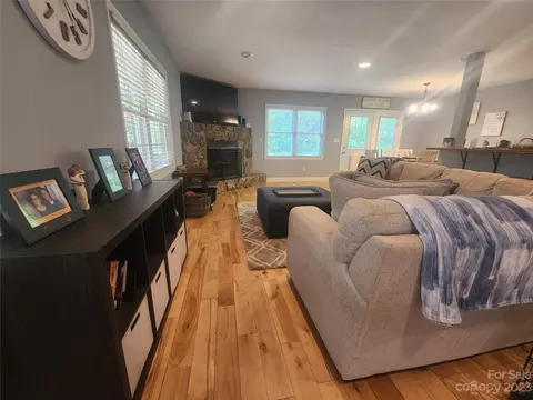 120 Bobcat Path, Marion, NC 28752 photo 6