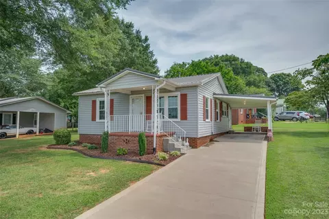 131 Golf St, Forest City, NC 28043