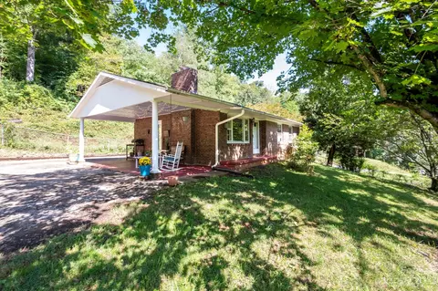 86 Davis Chapel Rd, Candler, NC 28715