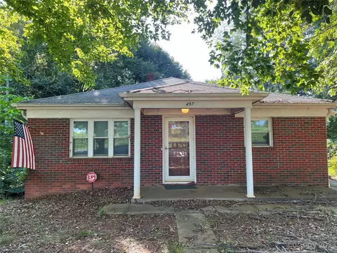 485 10th Avenue Se Dr, Hickory, NC 28602