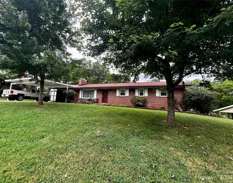 1960 15th Ave, Hickory, NC 28602