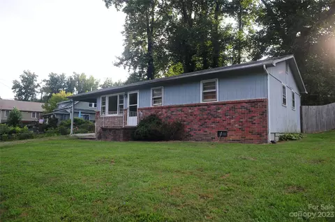 15 Byrd Rd, Black Mountain, NC 28711