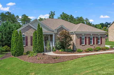 3986 Warwick Dr, Harrisburg, NC 28075
