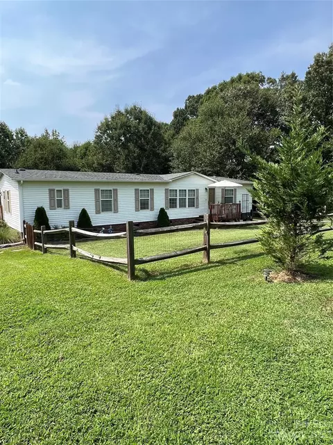 5324 New Hope Rd, Belmont, NC 28012