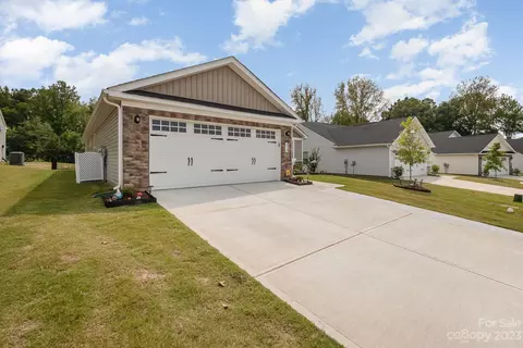 310 Damask Dr, Lancaster, SC 29720 photo 2