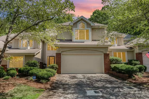 6527 Gaywind Dr, Charlotte, NC 28226
