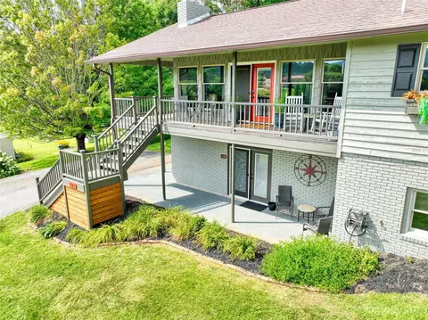 139 Parker Dr, West Jefferson, NC 28694
