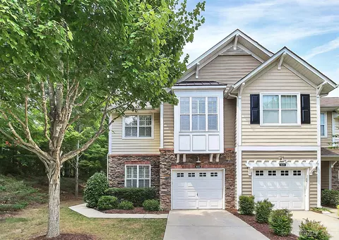 822 Petersburg Dr, Fort Mill, SC 29708