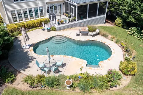 166 Weeping Spring Dr, Mooresville, NC 28115