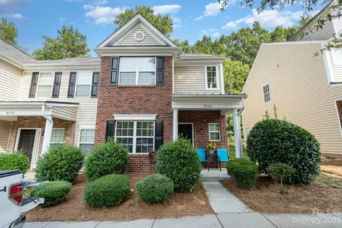 8548 Summerglen Cir, Charlotte, NC 28227