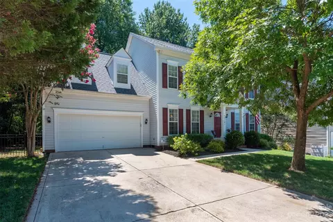 12107 Autumn Winds Ln, Pineville, NC 28134