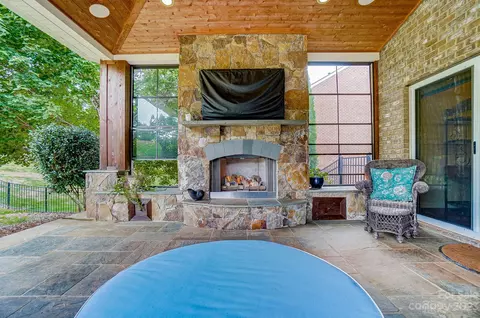 10012 Paxton Run Rd, Charlotte, NC 28277