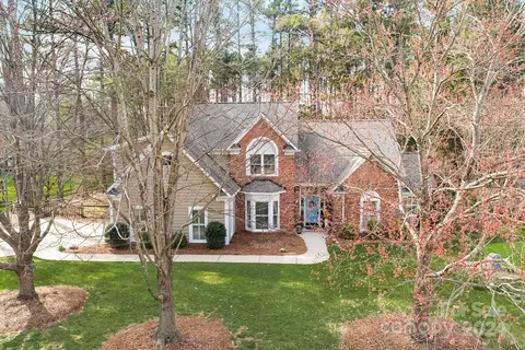 127 Lynn Cove Ln, Mooresville, NC 28117