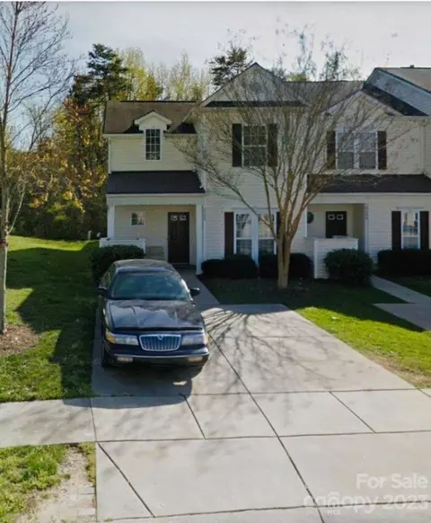8288 Carob Tree Ln, Charlotte, NC 28215