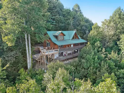 95 Ridge Top Circle Rd, Clyde, NC 28721