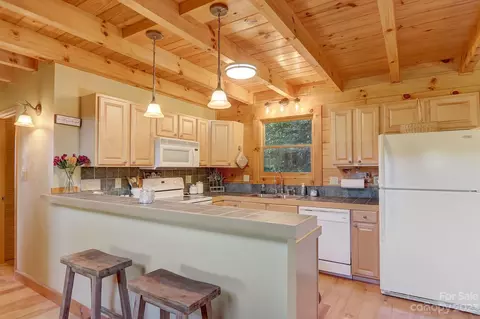 95 Ridge Top Circle Rd, Clyde, NC 28721 photo 19