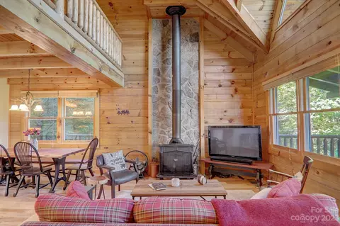 95 Ridge Top Circle Rd, Clyde, NC 28721 photo 13