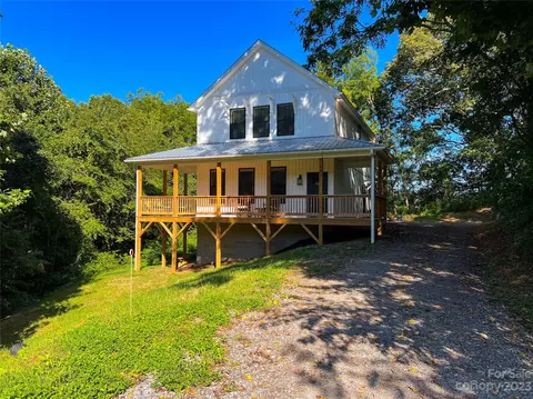 883 Burney Mountain Rd, Fletcher, NC 28732