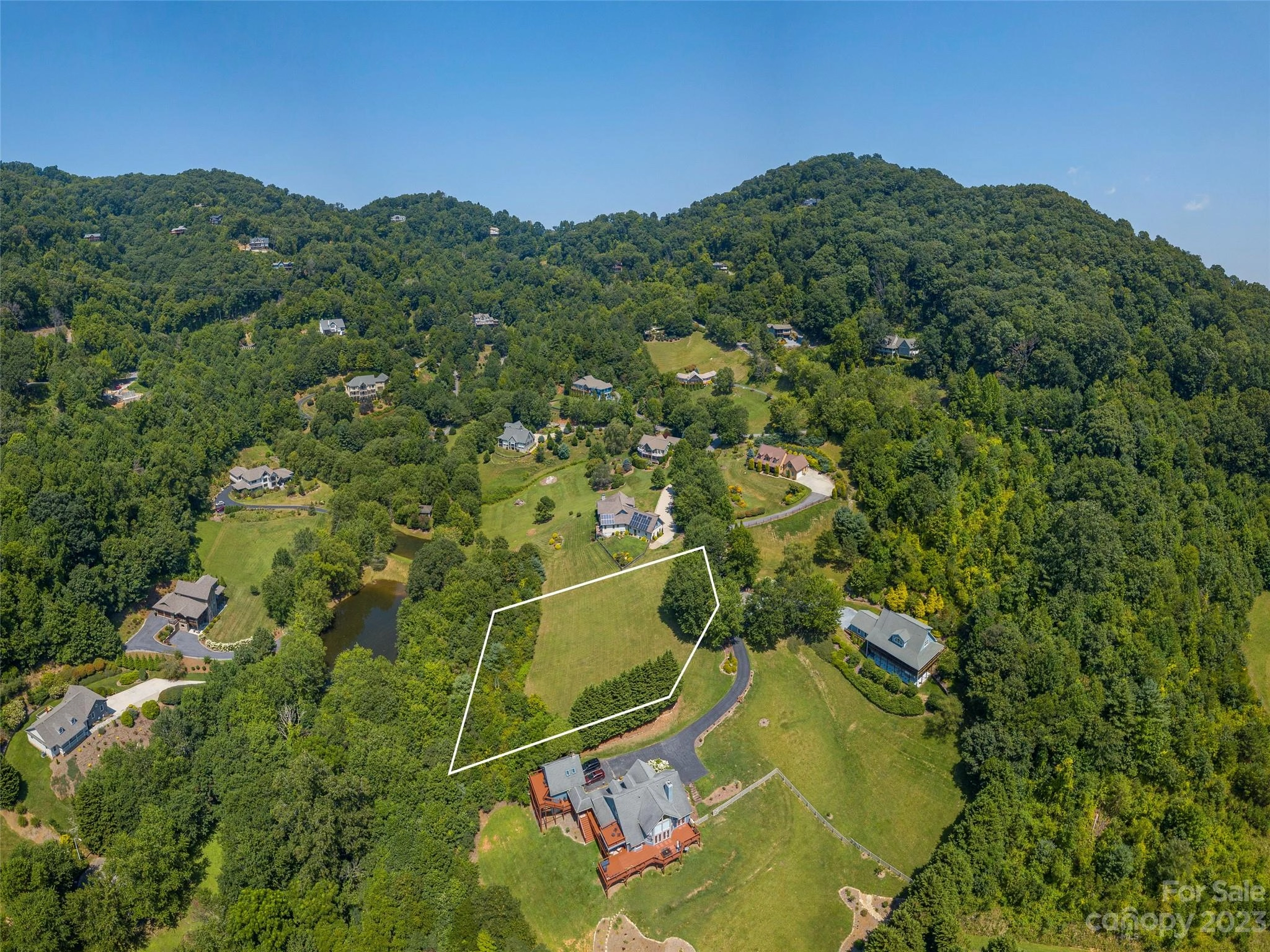 9 Kinross Ln  