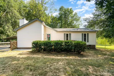 400 Settlement Dr, Midland, NC 28107