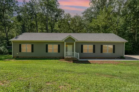 144 Tradewinds Ct, Mooresville, NC 28115