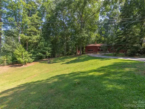 167 Paradise Cir, Clyde, NC 28721 photo 17