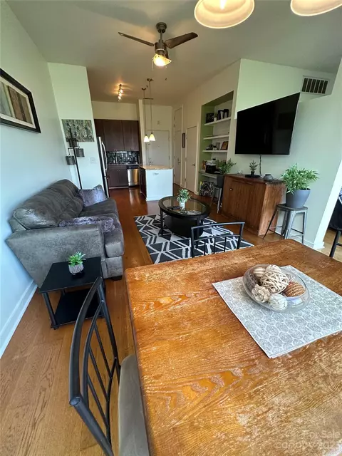 525 6th 410 St #410, Charlotte, NC 28202