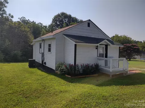 405 S 12th St, Bessemer City, NC 28016