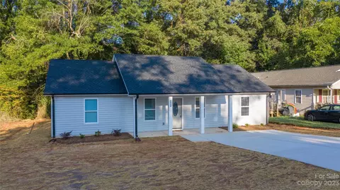 1314 Harris St, Statesville, NC 28677