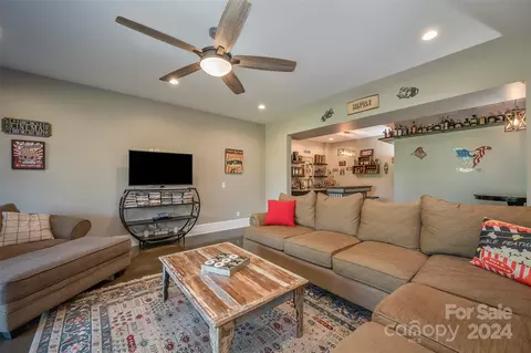 398 Mapleton Ln, Columbus, NC 28722 photo 28