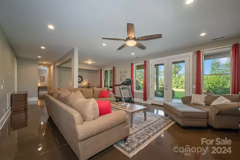 398 Mapleton Ln, Columbus, NC 28722 photo 29