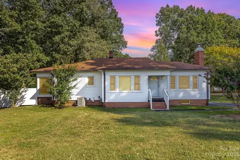 3070 N Cannon Blvd, Kannapolis, NC 28083