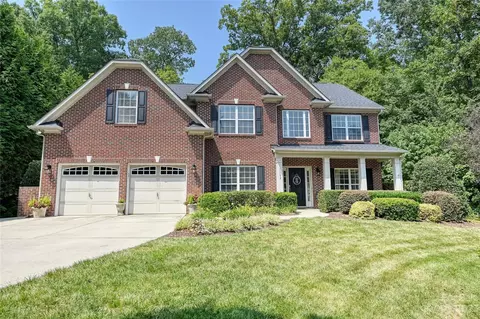 1902 Willowcrest Dr, Waxhaw, NC 28173