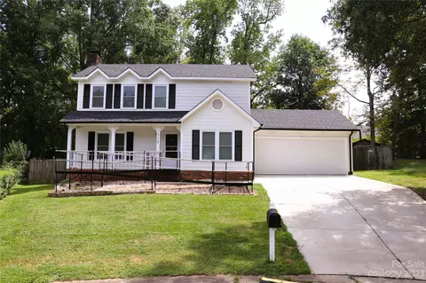 9128 Winter Moss Ct, Charlotte, NC 28227