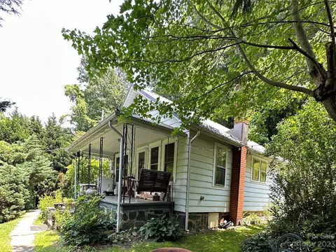 3385 Nc 80 Hwy N, Bakersville, NC 28705