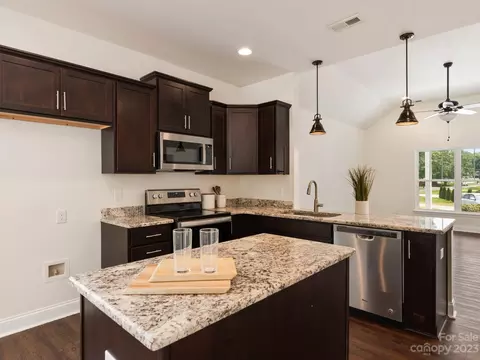 116 Stanton St, Clover, SC 29710 photo 6