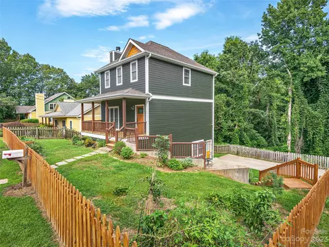 12 Cross Pl, Asheville, NC 28801