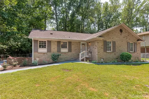4526 Belle Plaine Dr, Charlotte, NC 28215