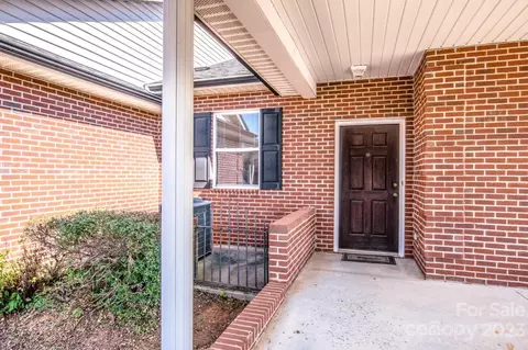 6283 Iris Ct, Denver, NC 28037 photo 4